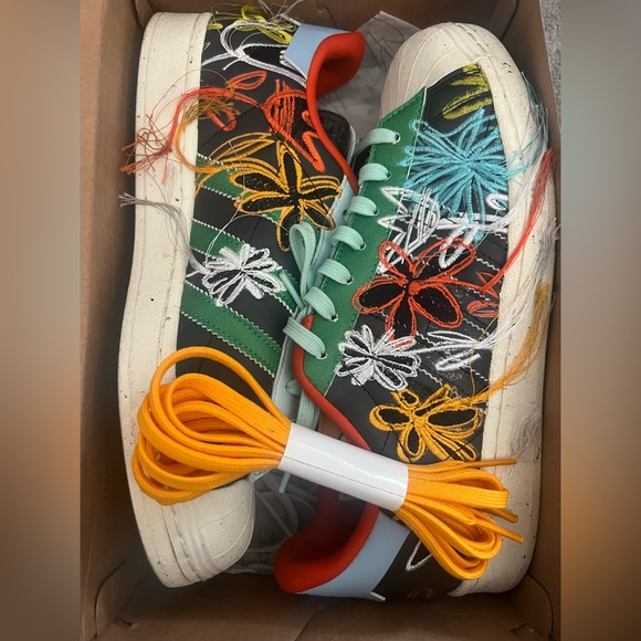 Adidas collaboration with Sean Witherspoon sneakers. - Picture 4 of 7